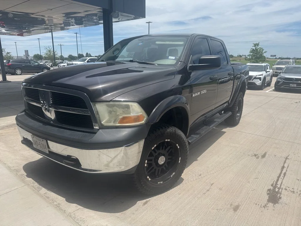 2011 RAM 1500 ST 4x4 Crew Cab's photo