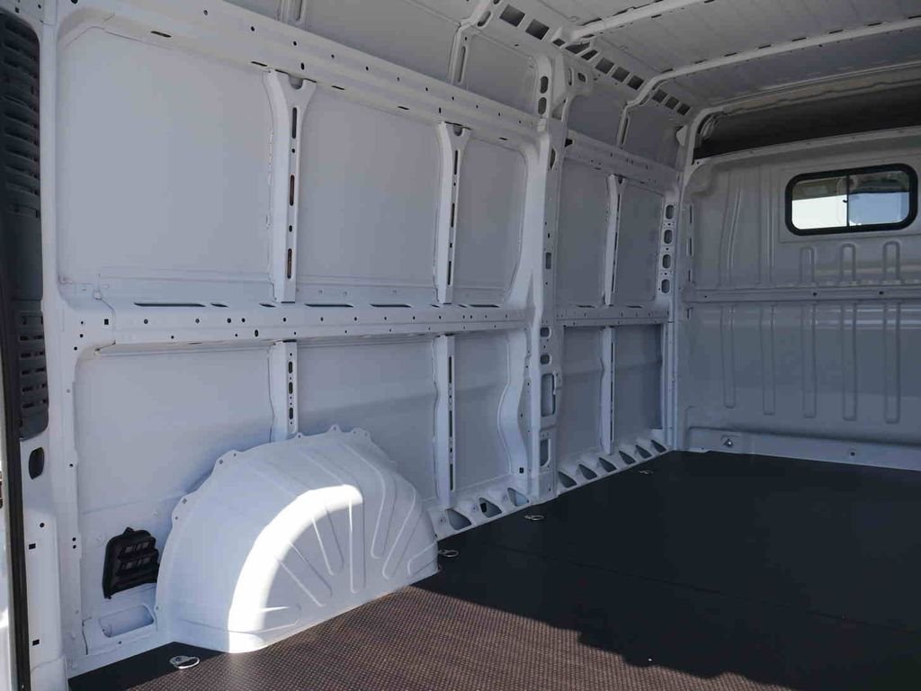 New 2026 Bright White Clear-Coat Exterior Paint RAM  image 15
