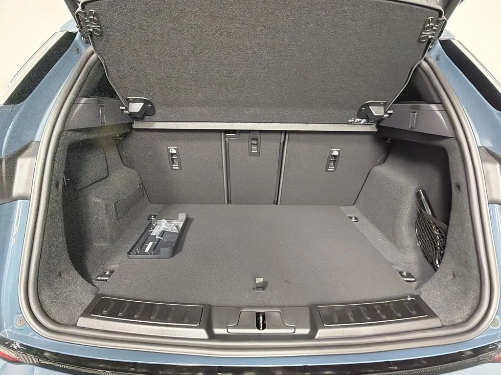 New 2026 Tribeca Blue Land Rover S image 28