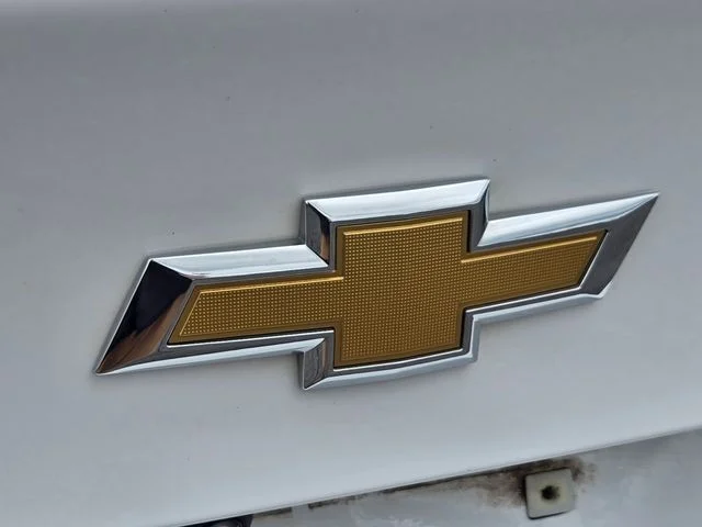 Used 2023 White Chevrolet LT image 19