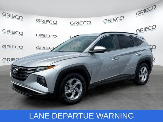 Used 2022 Silver Hyundai SEL image 3
