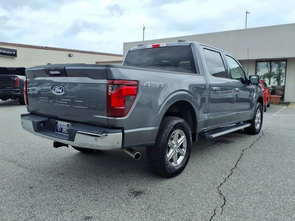 Used 2024 Gray Ford XLT image 31