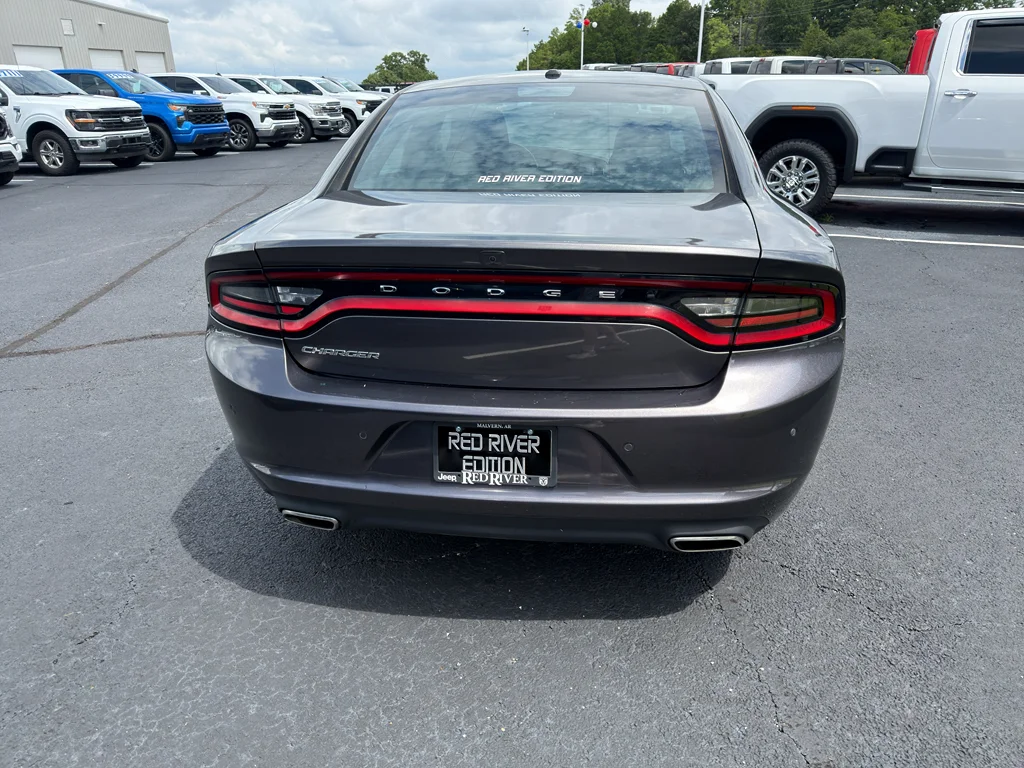 Used 2022 Granite Pearlcoat Dodge SXT image 6