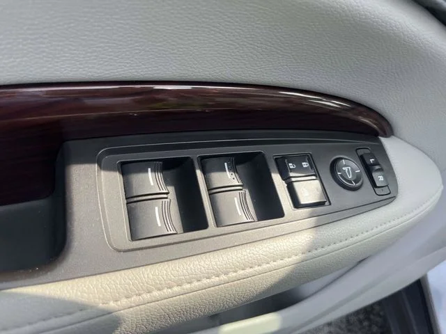 Used 2016 Lunar Silver Metallic Acura 3.5L image 21
