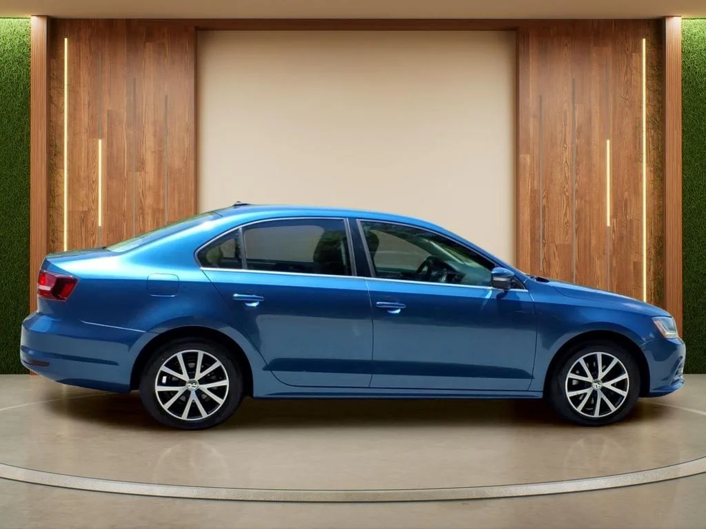 Certified Used 2017 Blue Volkswagen 1.4T SE image 34