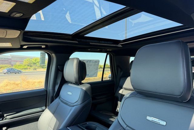 New 2026 Gray Ford Platinum image 19