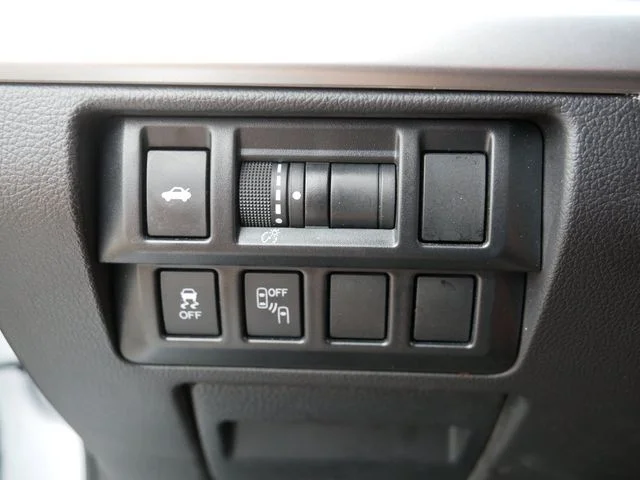 Used 2016 Silver Subaru 2.5i image 23