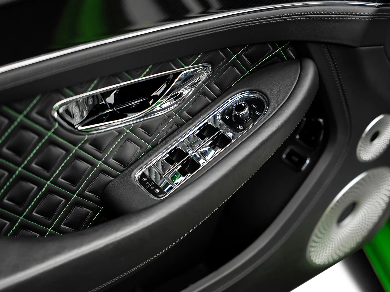Used 2021  Bentley V8 image 60