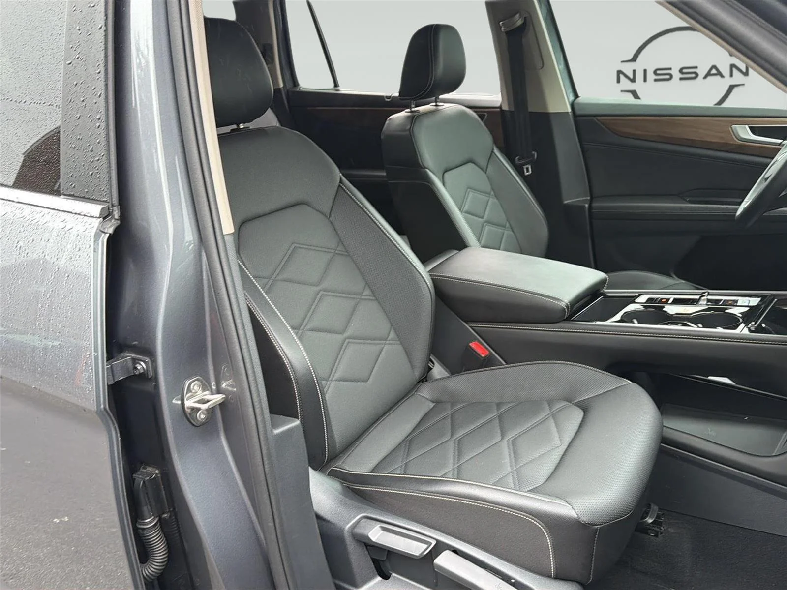 2025 Volkswagen Atlas SE w/Tech - Photo 40