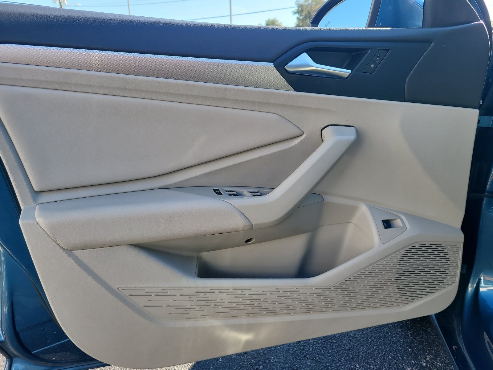 Used 2019 Blue Volkswagen 1.4T S image 13