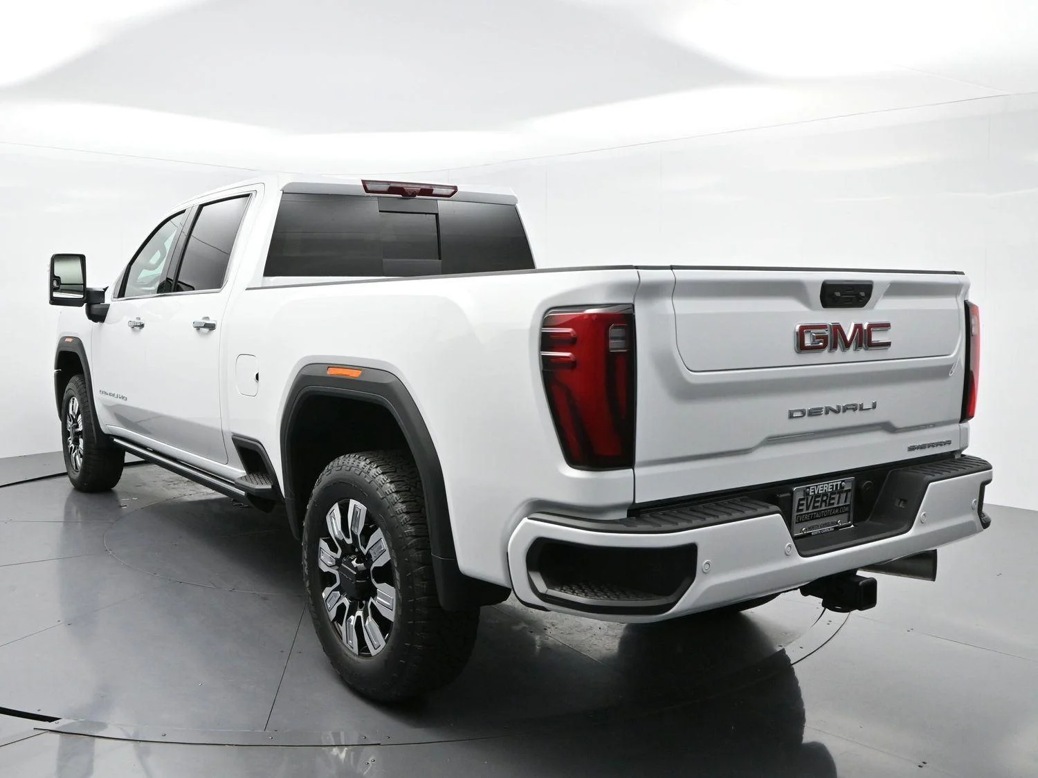 Used 2026 Summit White GMC Denali image 5