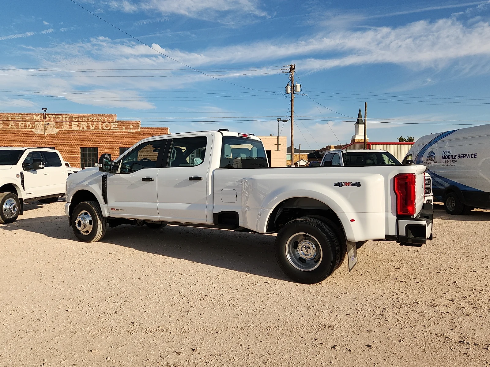 New 2027 Oxford White Ford XL image 4