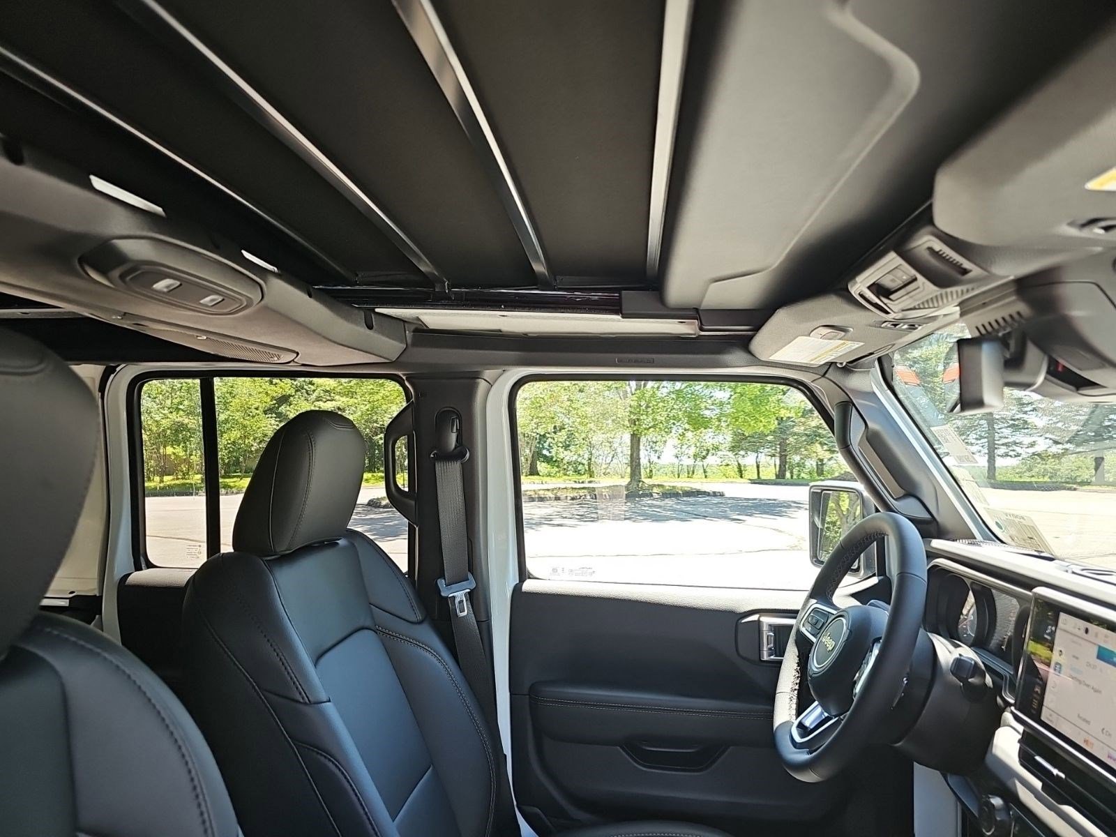 New 2026 Bright White Clearcoat Jeep Sahara image 11
