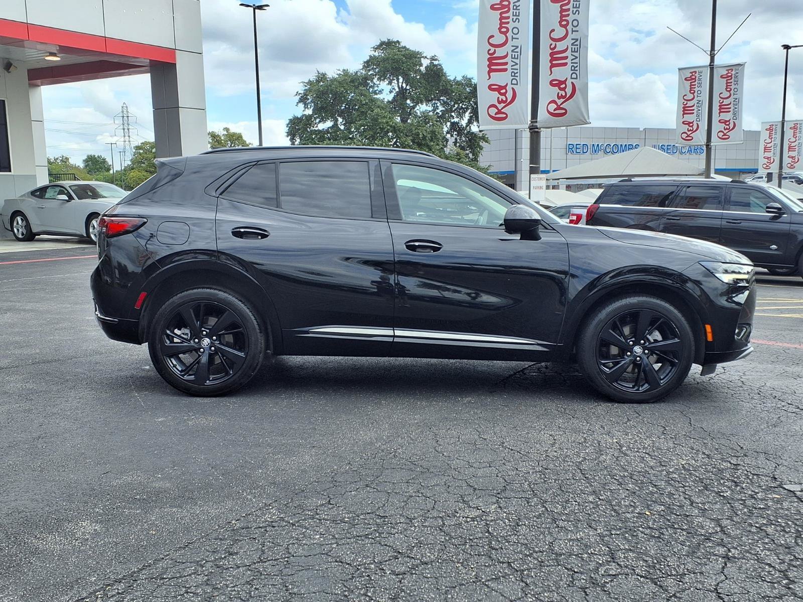Used 2023 Ebony Twilight Metallic Buick Preferred image 4