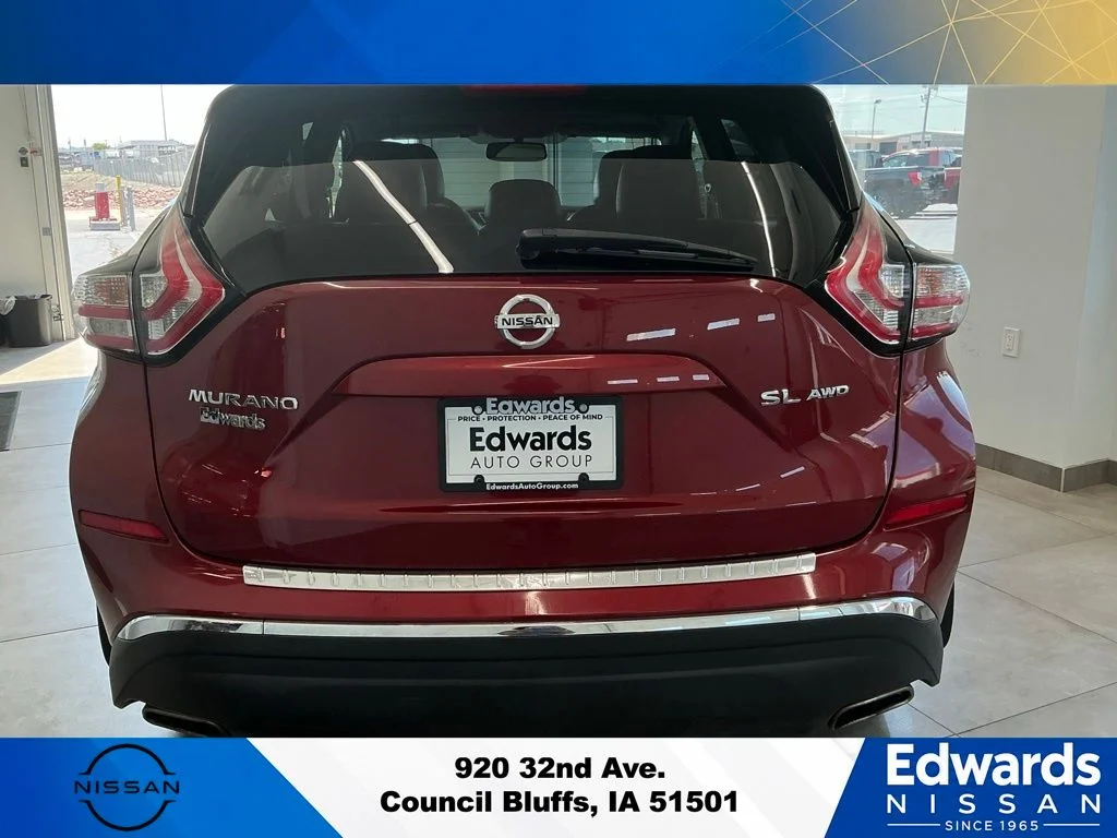 Used 2018 Red Nissan SL image 7