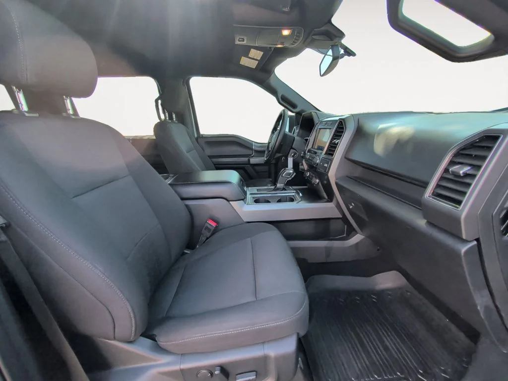 Used 2019 Silver Ford XLT image 19