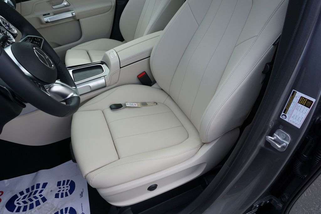 2025 Mercedes-Benz GLB Base - Photo 36