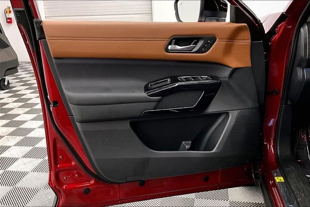 New 2026 Scarlet Ember Tintcoat Nissan Platinum image 33