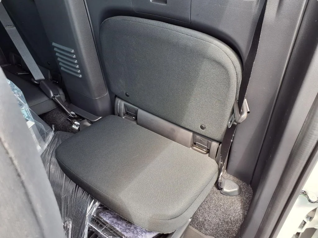 New 2026 Glacier White Nissan King Cab® S image 24