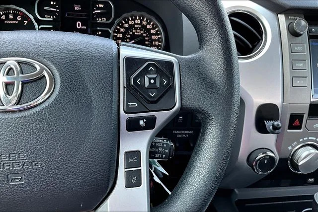 Used 2018 White Toyota SR5 image 13