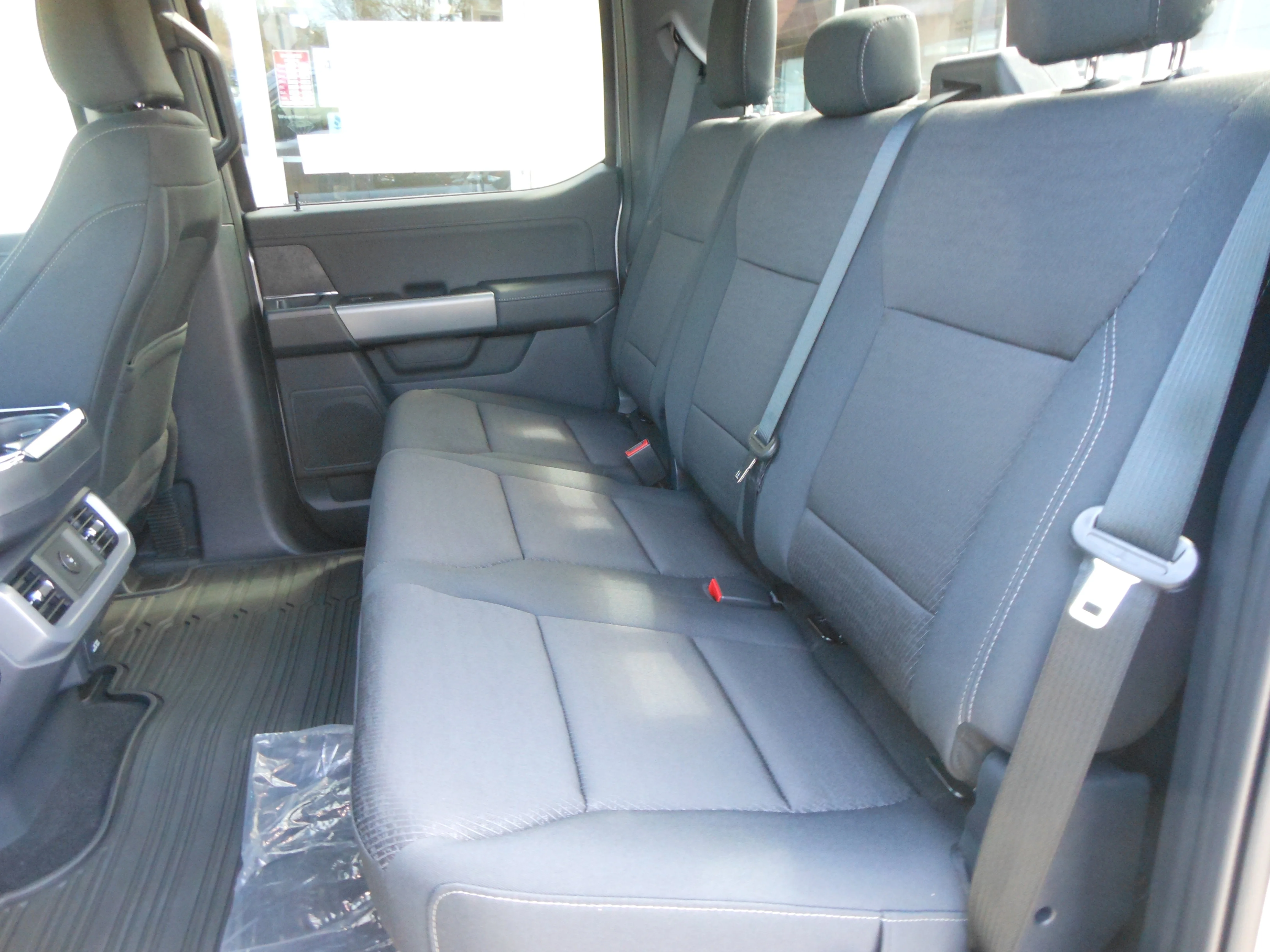 New 2026 Iconic Silver Metallic Ford XLT image 7