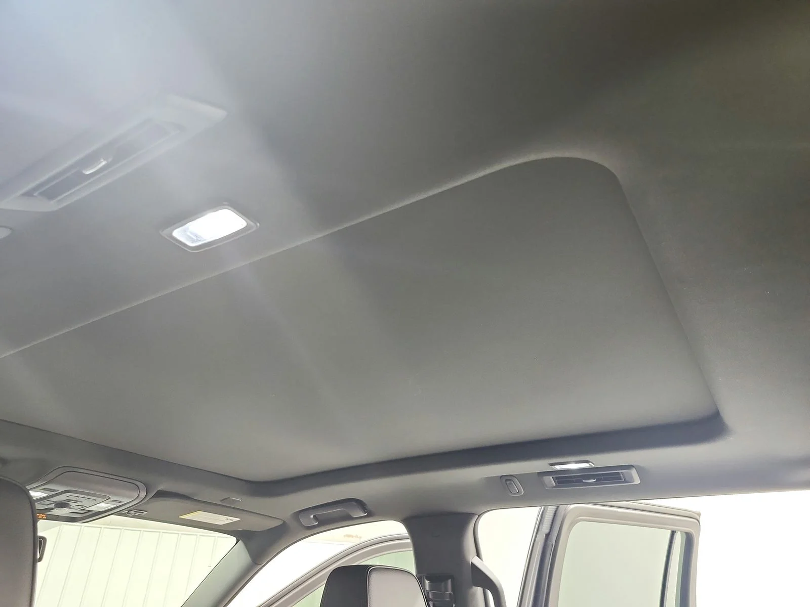 Used 2023 Silver GMC Denali image 23