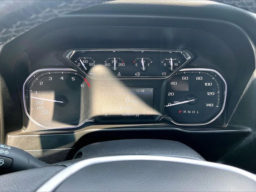 Used 2021 Red GMC Elevation image 20