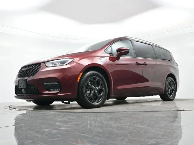 Used 2021 Velvet Red Pearlc Chrysler Hybrid Limited image 26