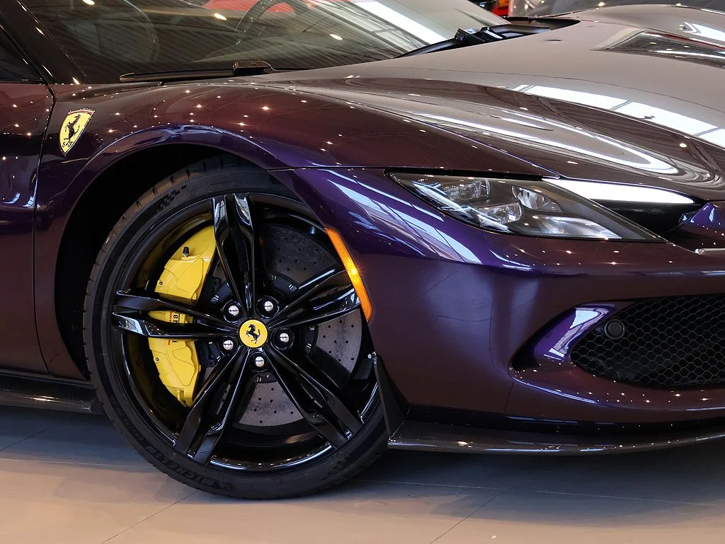Certified Used 2025 Viola Hong Kong Ferrari  image 9