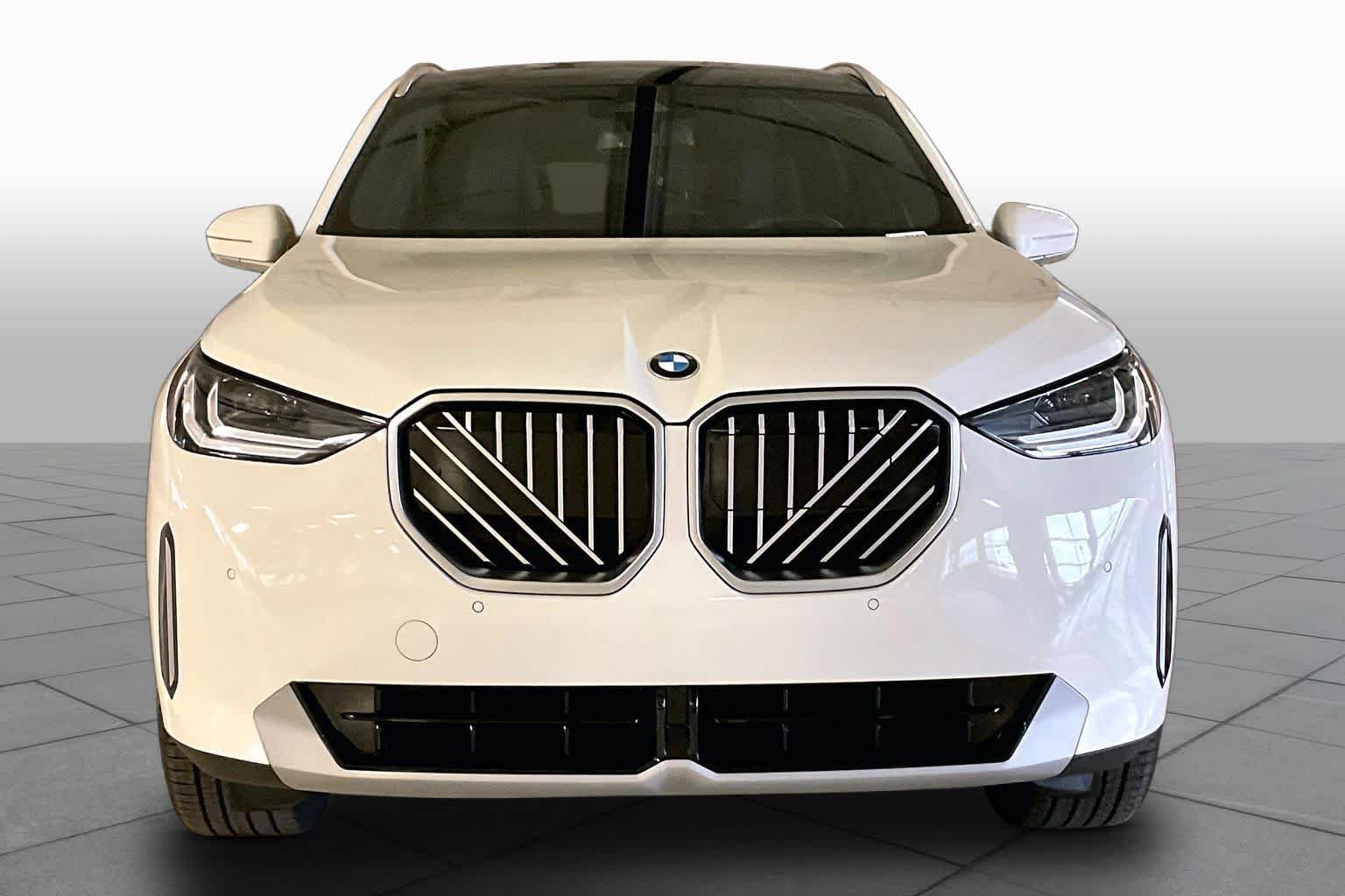 New 2026 Alpine White BMW 30 xDrive image 3