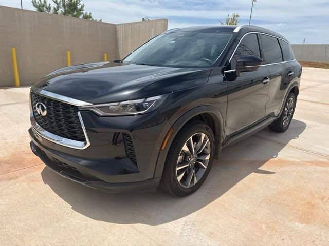 Used 2023 Black INFINITI LUXE image 1