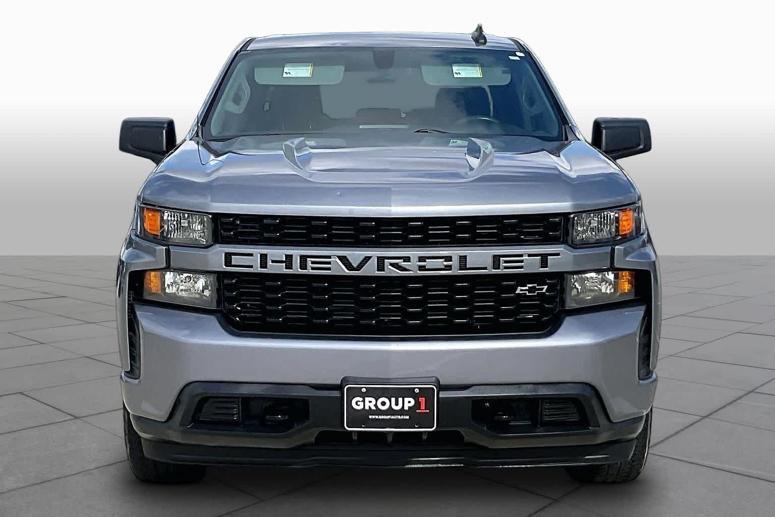 Used 2022 Satin Steel Metallic Chevrolet Custom image 4