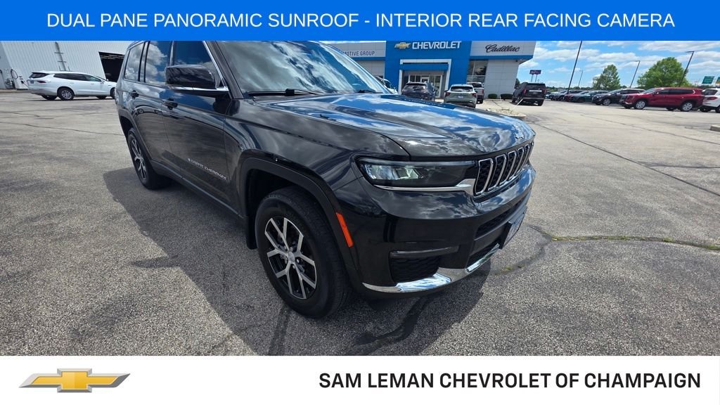 Used 2023  Jeep Limited image 1