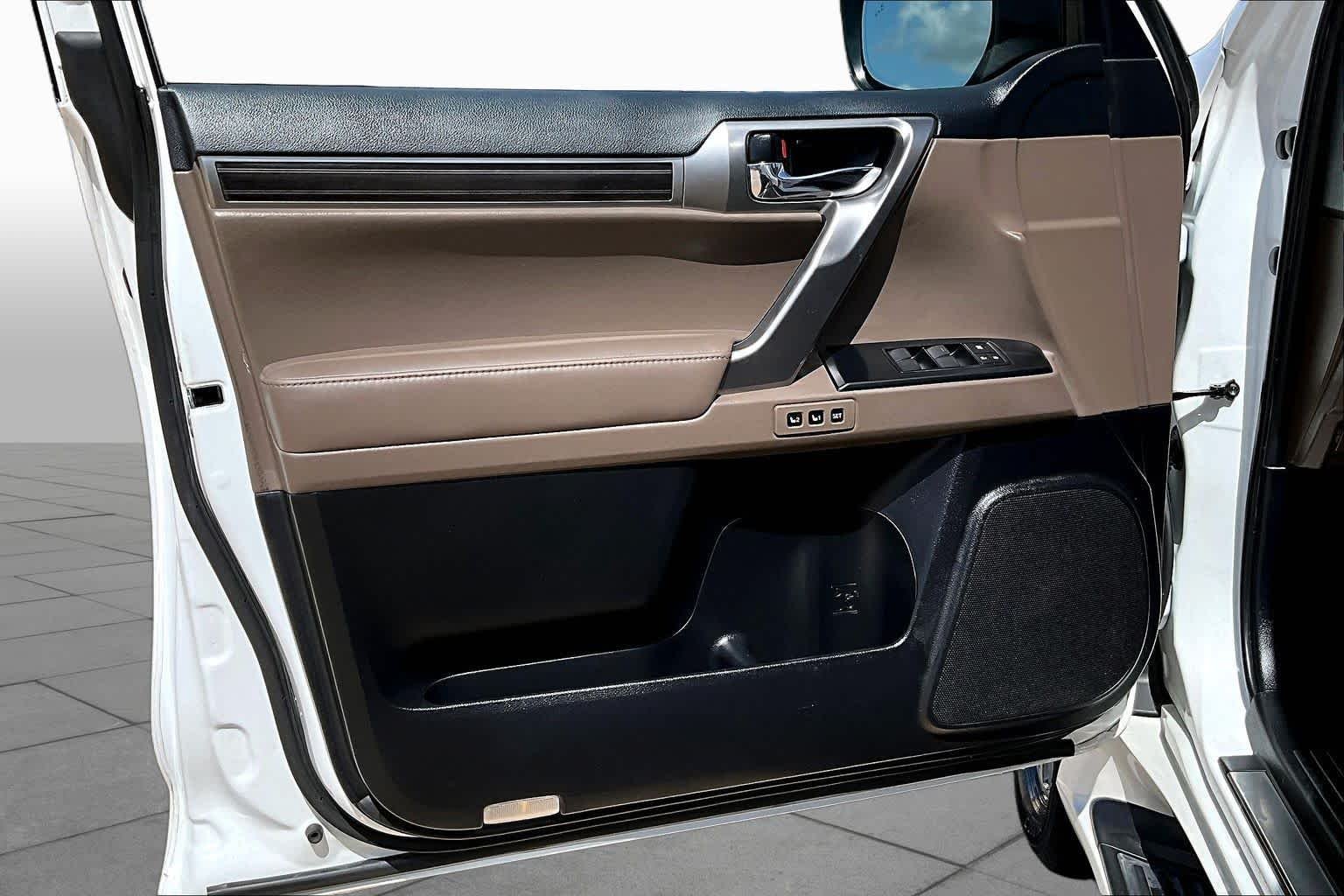 Used 2023 Eminent White Pearl Lexus Luxury image 22