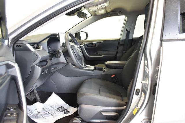 Certified Used 2025 SILVER SKY METALLIC Toyota  image 18