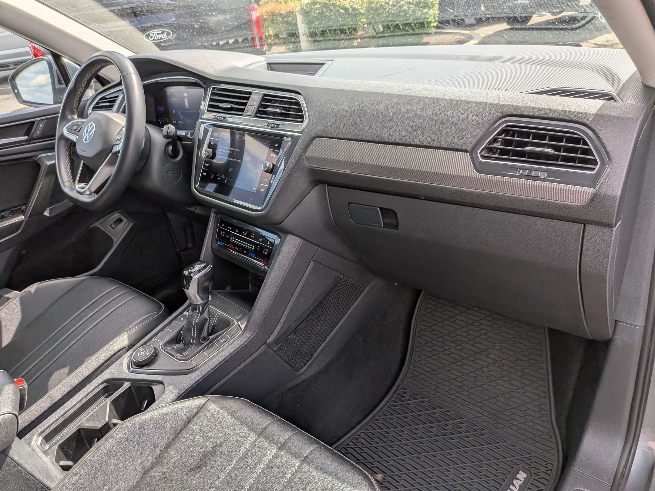 Used 2022 Platinum Gray Metallic Volkswagen SE image 32