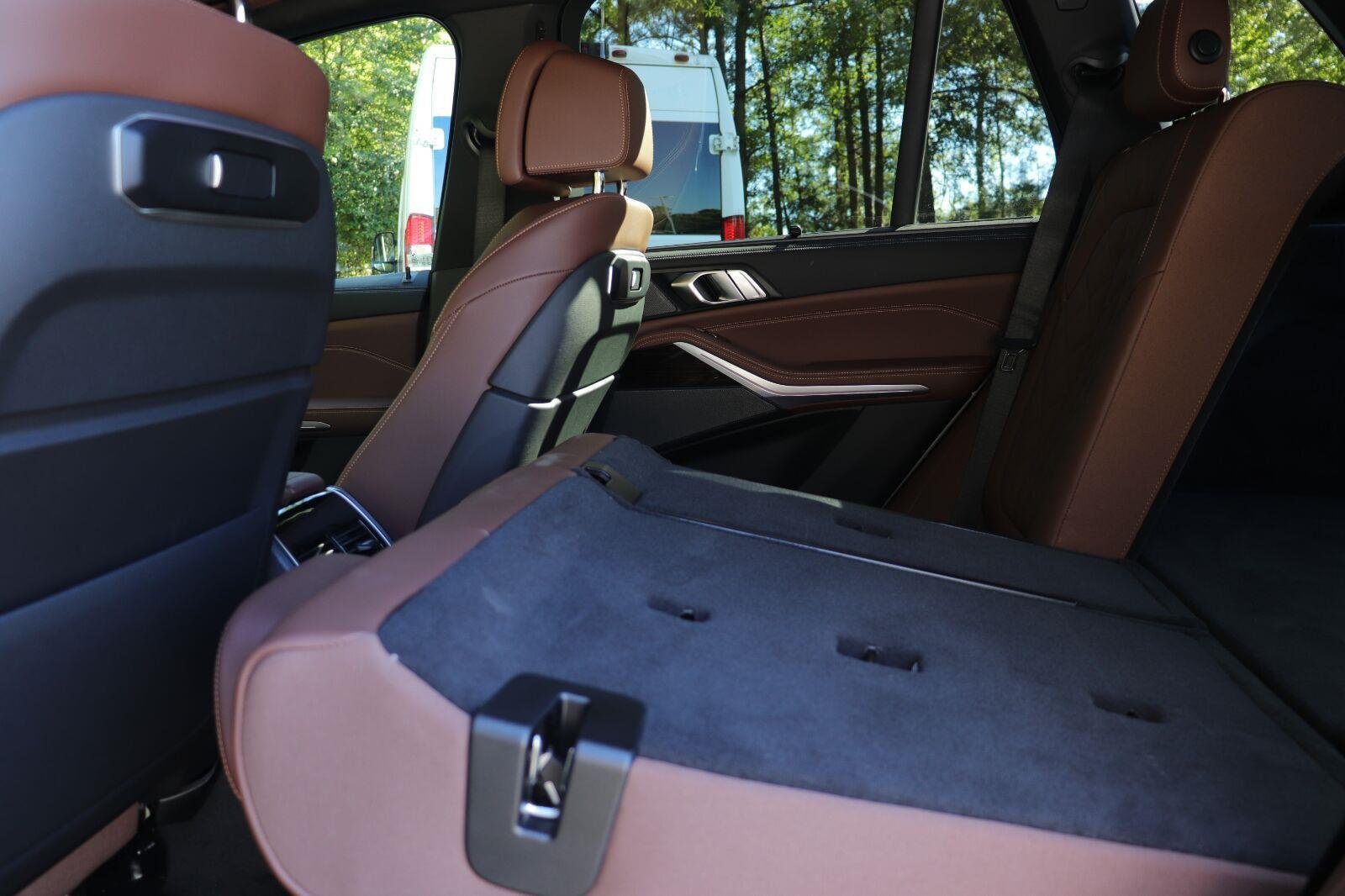 Used 2026 Skyscraper Grey Metallic BMW sDrive40i image 13