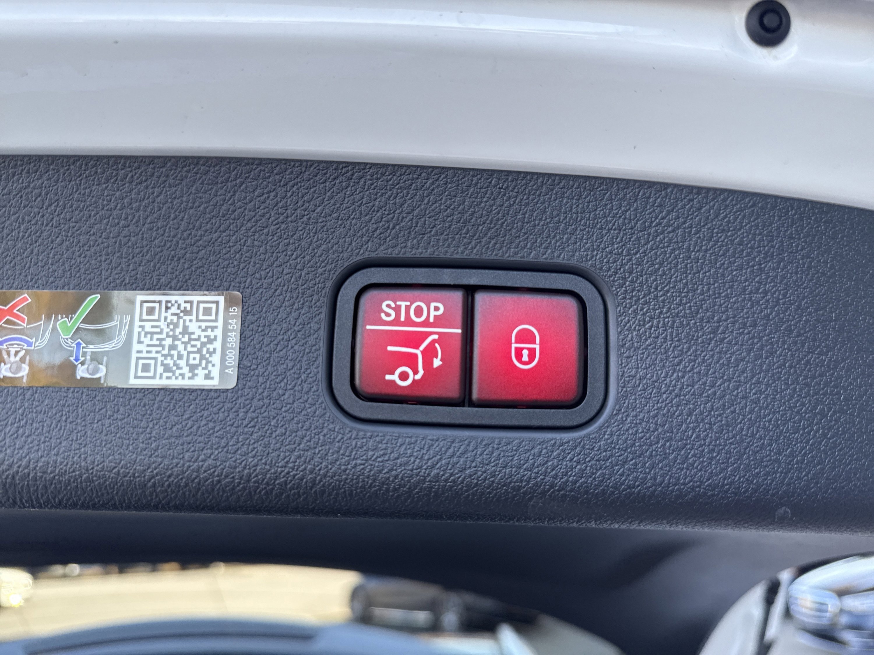 Used 2026 Polar White Mercedes-Benz GLC 300 image 12