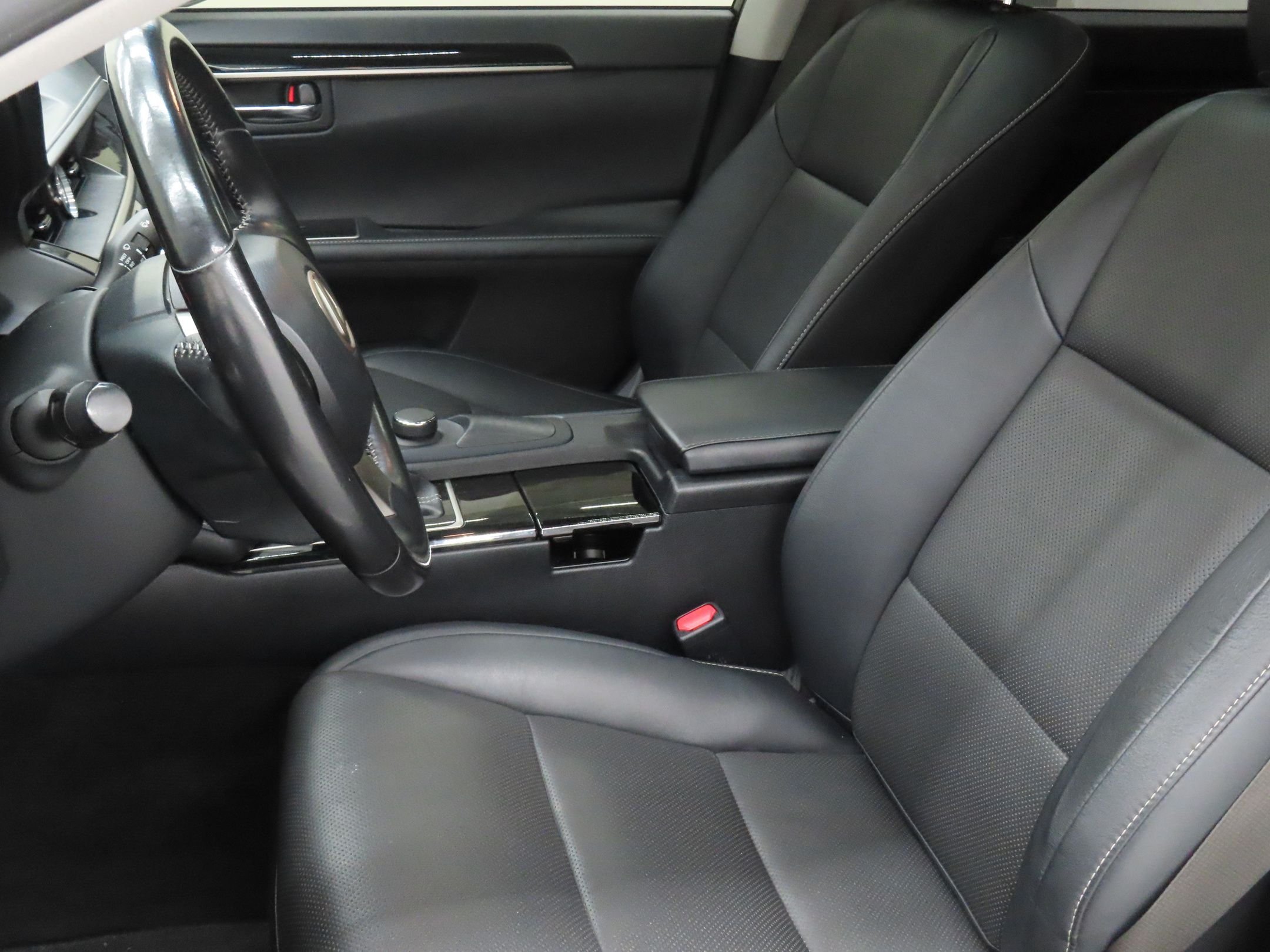 Used 2016  Lexus 350 image 11