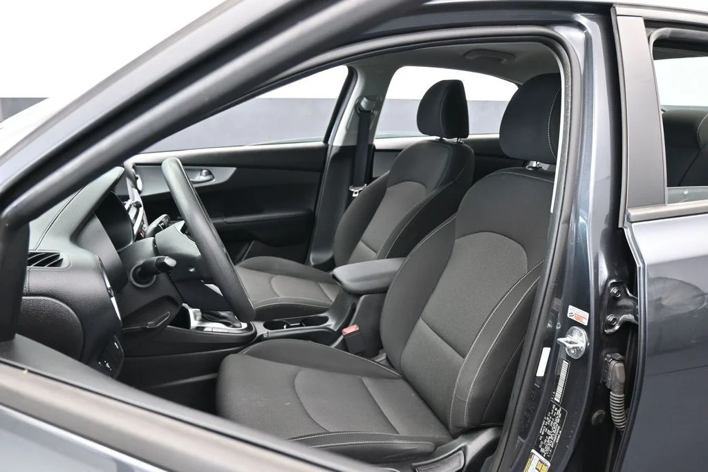 Used 2023 Gravity Gray Kia LXS image 10
