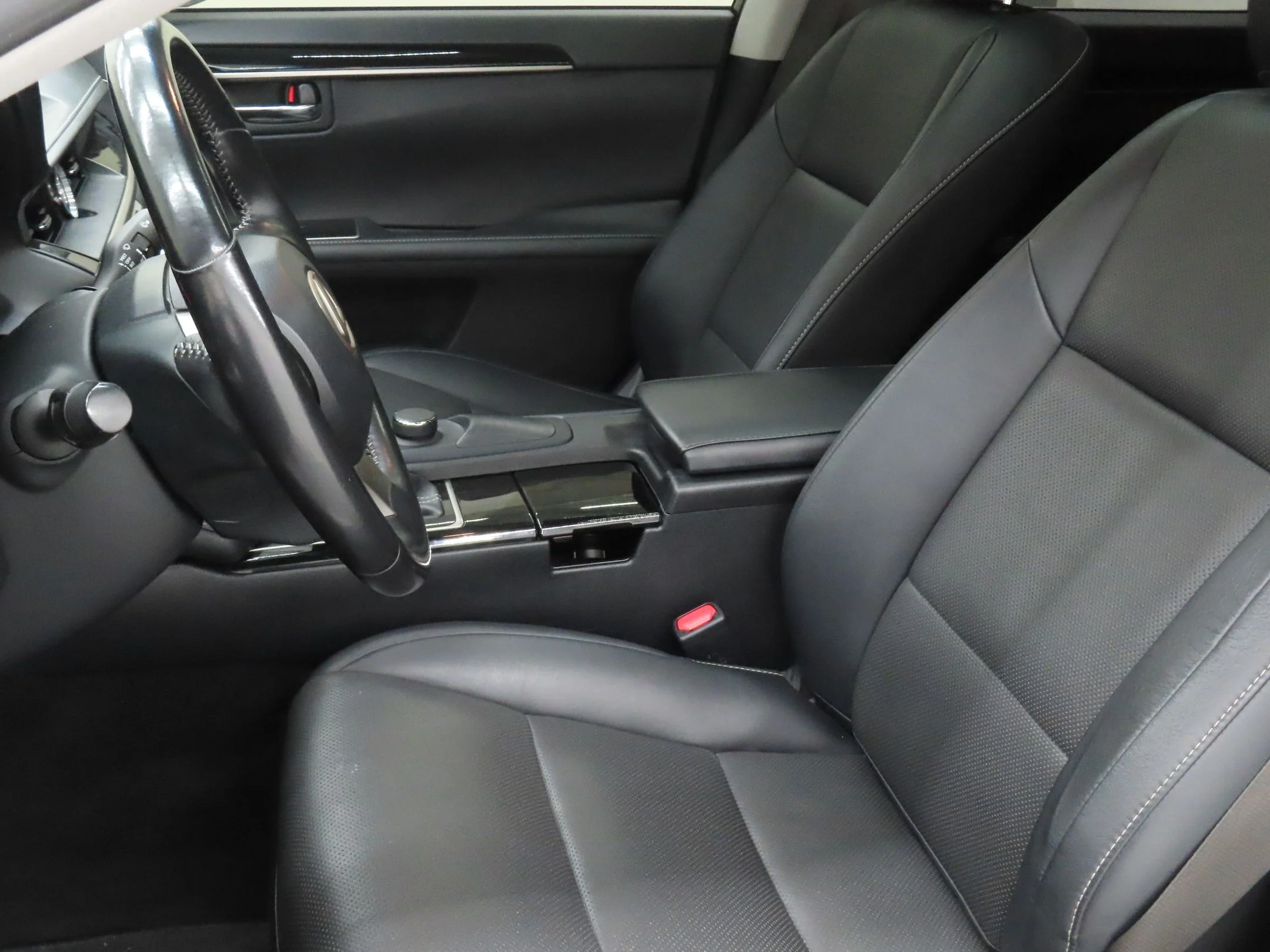 Used 2016  Lexus 350 image 11