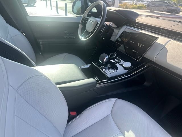 Used 2023 Red Land Rover SE Dynamic image 9
