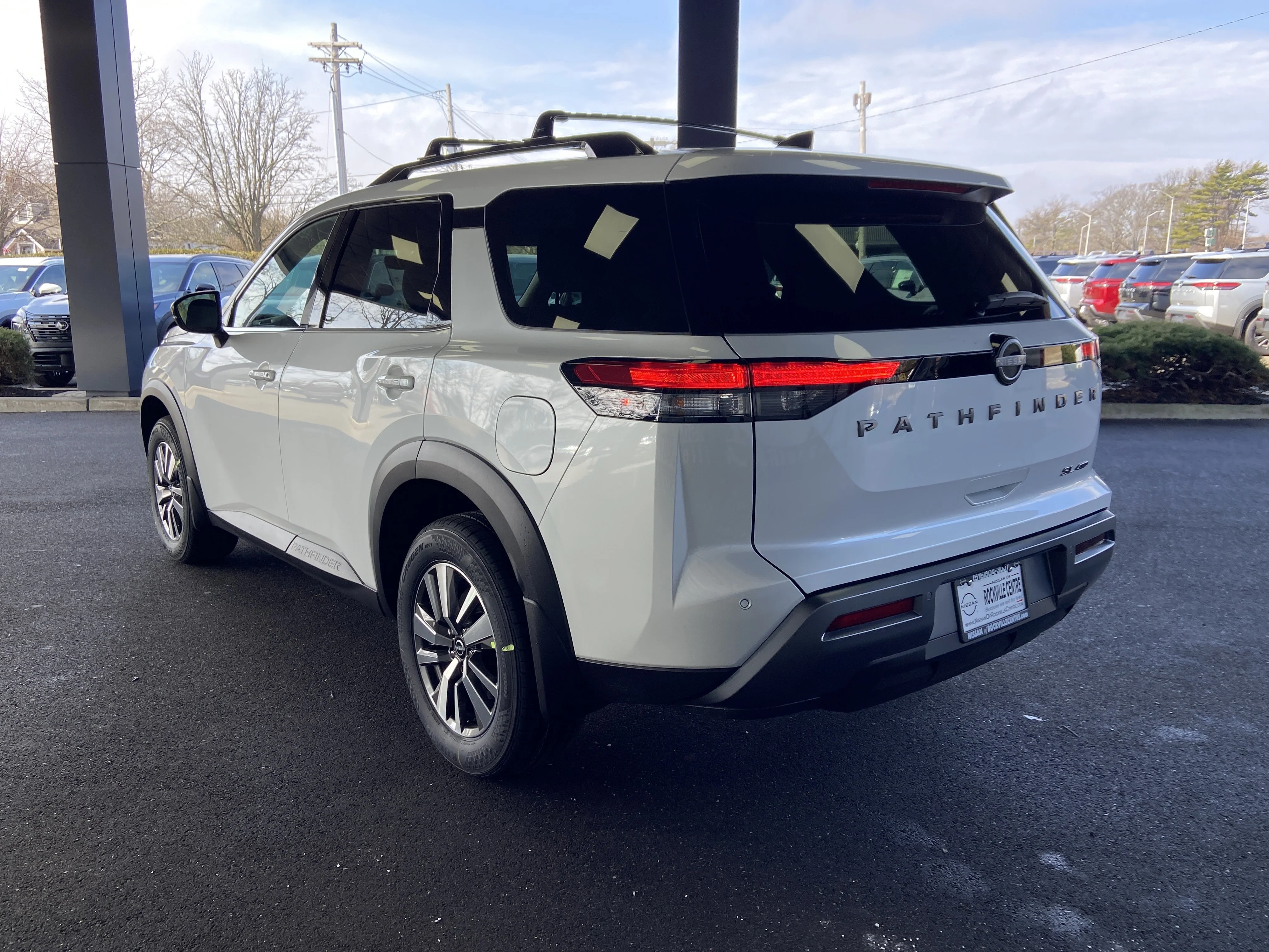 New 2026 Everest White Pearl Tricoat Nissan SL image 6