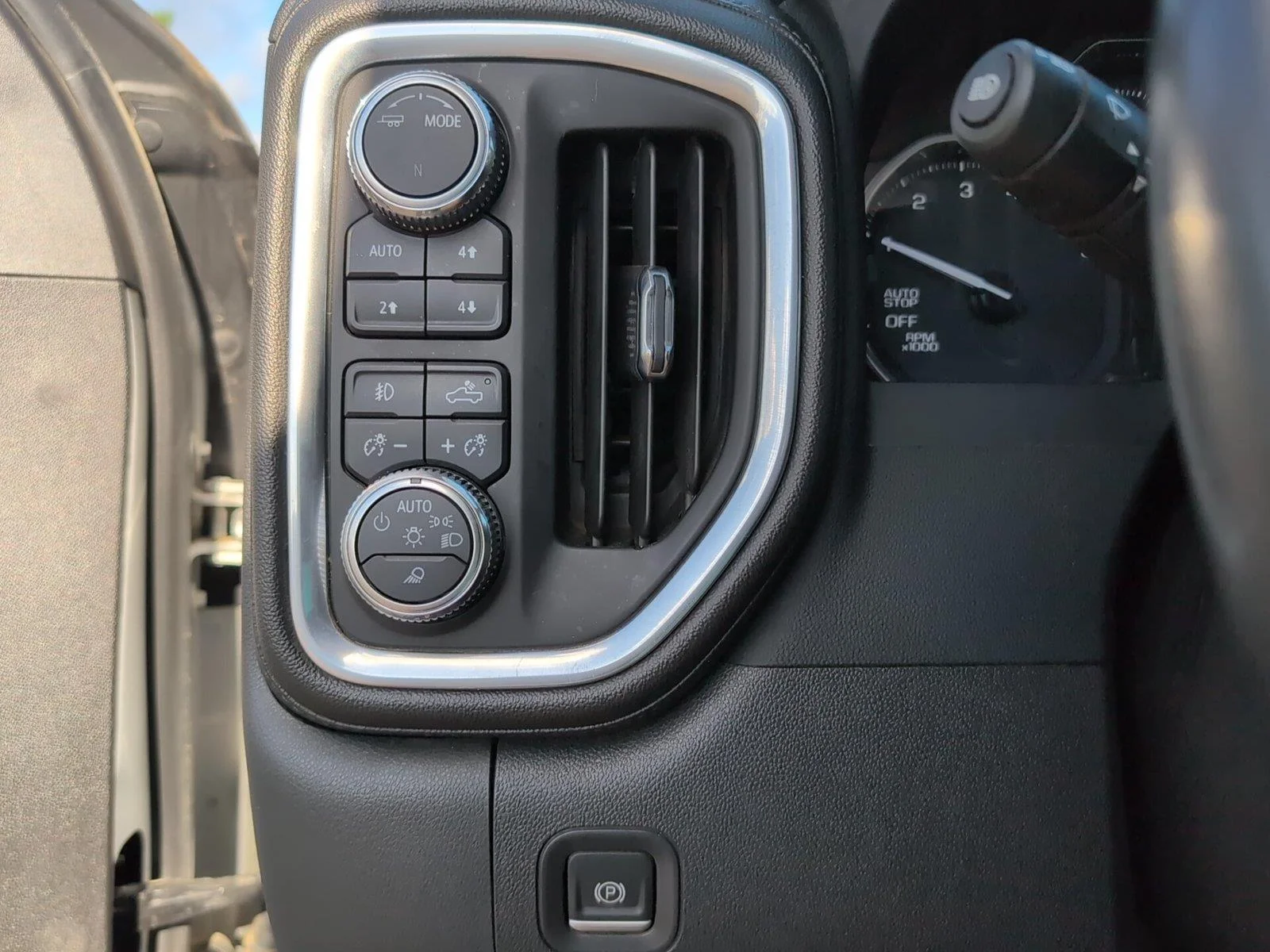 Used 2022 QUICKSILVER METALLIC GMC SLT image 29