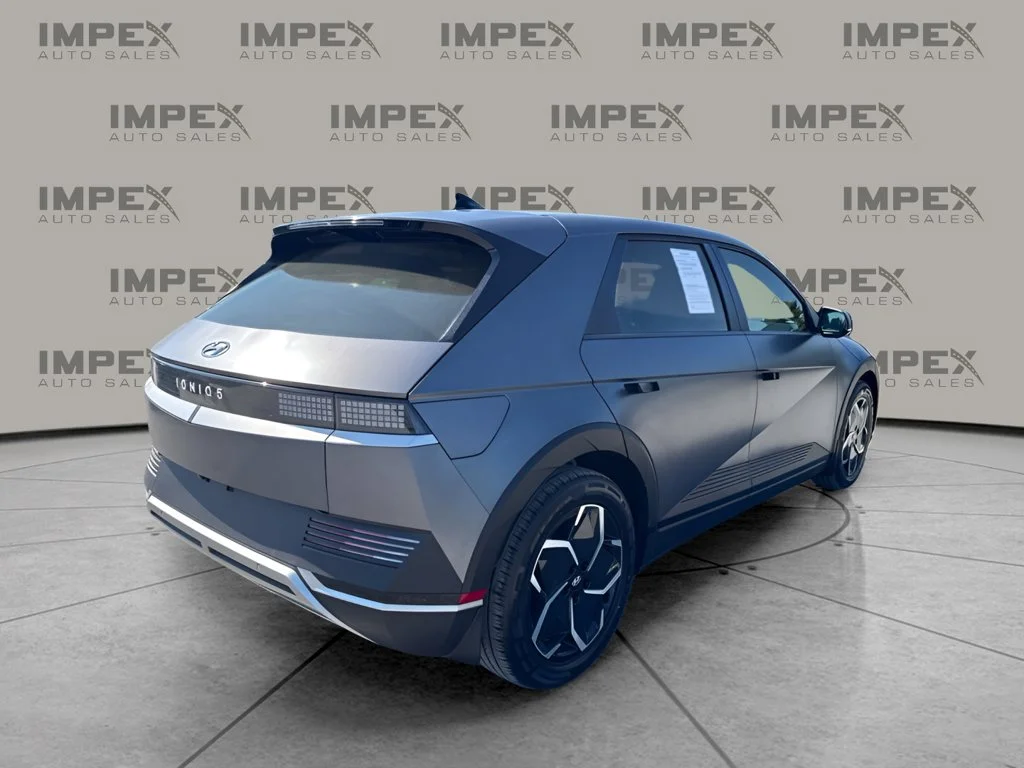 Used 2024 Gray Hyundai SEL image 5