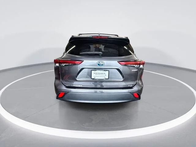 Used 2021 Gray Toyota XLE image 7