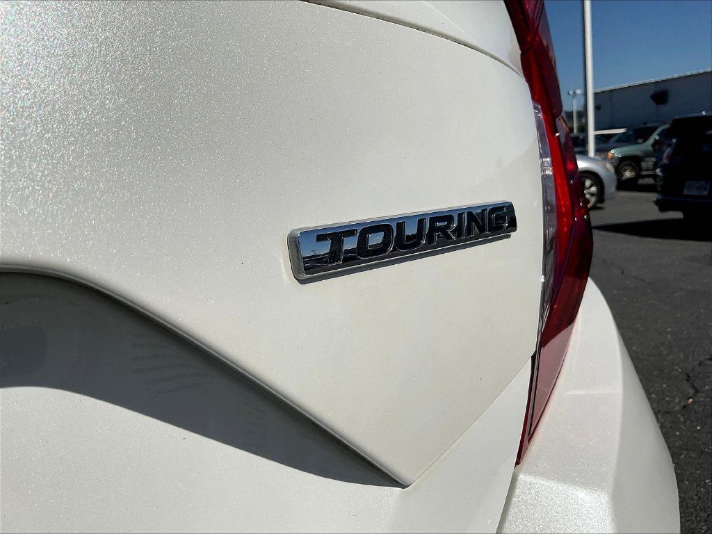 Used 2020 White Honda Touring image 24