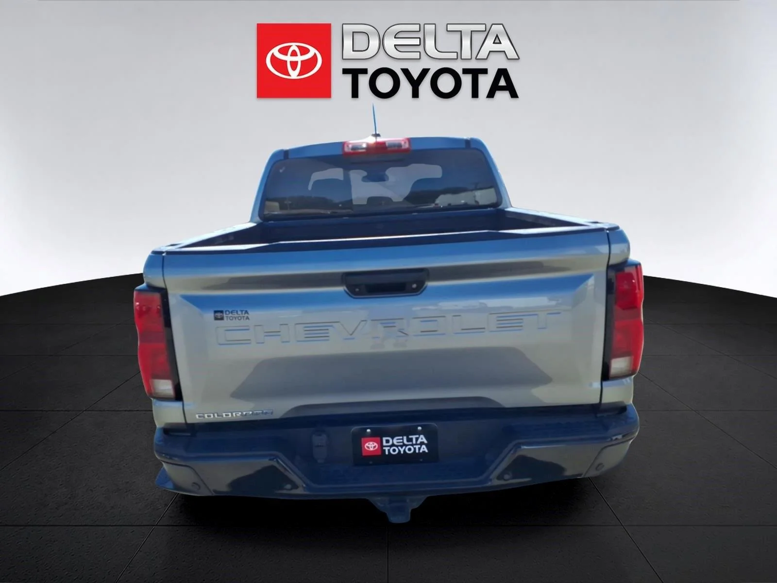 Used 2024 Sterling Gray Metallic Chevrolet 4WD Z71 image 4