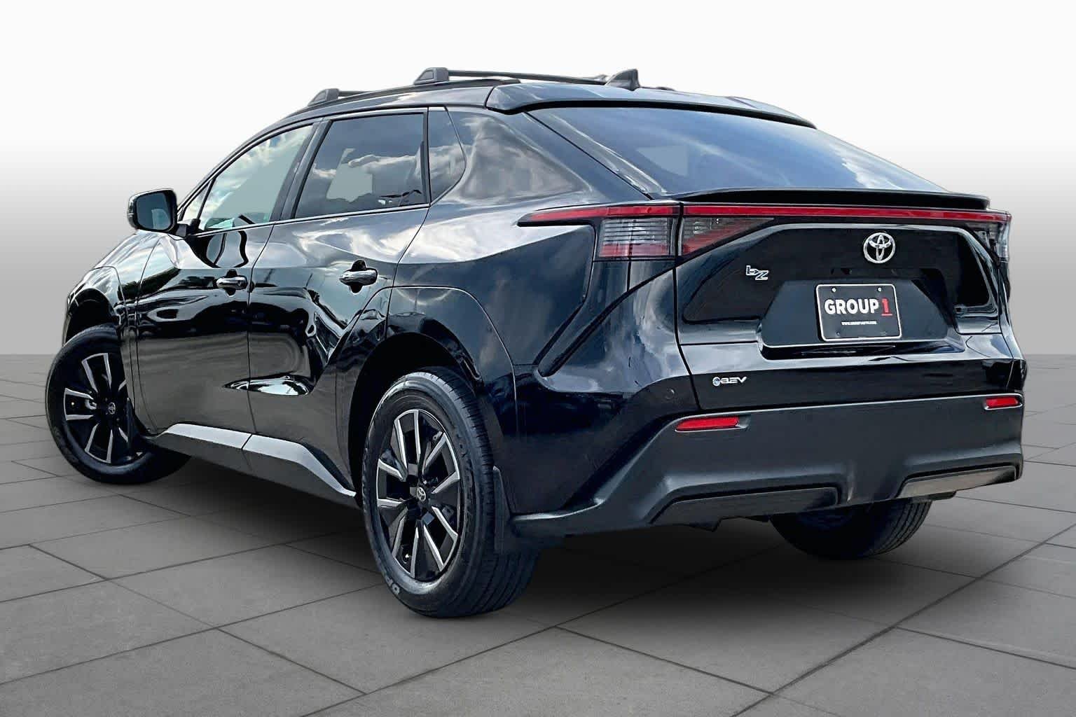 Used 2026 Midnight Black Metallic Toyota XLE Plus image 7