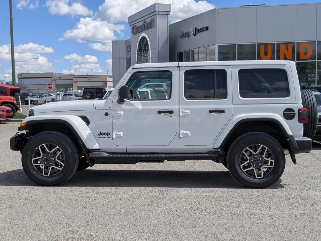New 2026 White Jeep Sahara - - 4x4 - Body- Color Top - Side Steps - 2.0L Turbo - Remote Start & More! image 5
